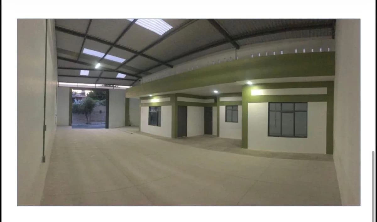 Bodega Industrial con Oficinas en Venta Col. Miramar, Zapopan - Fotografía 1
