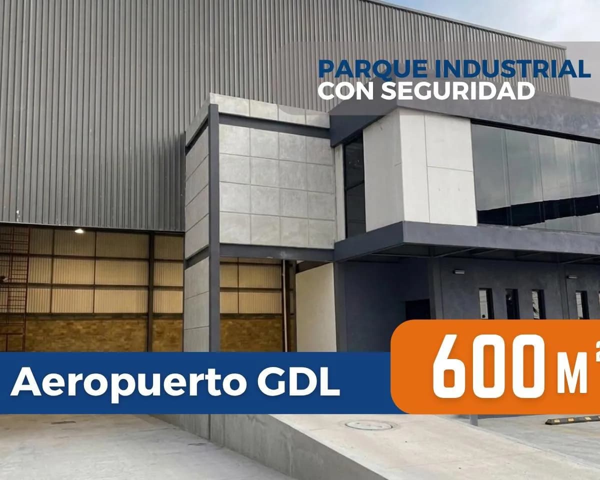 MN 11,000,000Ubicacion: Zona Aeropuerto, acceso por Carr El Salto, Carr Chapala. Terreno: 650 M2. construccion: 590 M2. observaciones: Facil opcion para renta ya que puede atender a la industria ligera y mediana, tiene la capacidad de realizar casi todos los procesos de las industrias. Seguridad y vigilancia 24/7. Caseta de control de ingreso. Muro perimetral con serpentín y cerco eléctrico de 7 líneas. Vialidad interior en concreto hidráulico de mr45. Sección de vialidad 14 m. Servicios ocultos. Agua potable. Red de drenaje pluvial (Tanque de Contención). Red de descargas sanitarias. Doble red contra incendio bajo la Norma nfpa en los apartados 14 y 15. Alumbrado en lámparas led. Red eléctrica en media y baja tensión. Red para voz y datos. Equipamiento Y servicios adicionales. Business Center. Terraza social para eventos. Comedores al aire libre. Sala de descanso y aseo para choferes. Espacio de estacionamiento para tráileres en espera. Cctv con reconocimiento facial y distribución estratégica para evitar puntos ciegos. Nave: Altura mínima al centro de la Nave: 11. 00 metros. Altura mínima a los costados: 10. 00 metros. Techo con aislante térmico. Transformador de 45 Kva’s. Sanitarios: 1 en oficinas de planta alta. Bodega: Hombres (1 sanitario), Mujeres (1 sanitario). Andén de carga pesada con rampa niveladora y capacidad para recibir tráileres de hasta 53 pies cúbicos. Rampa para ingreso de vehículo de carga ligera al interior de la nave. Espesor de concreto: 18 cm armado con malla 10×10. Concreto mr40. Resistencia de concreto: 300 kg/cm2. Capacidad de carga de 10 ton/m2. - Fotografía 1