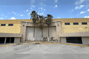 Nave Industrial en Renta - Uno Poniente Building