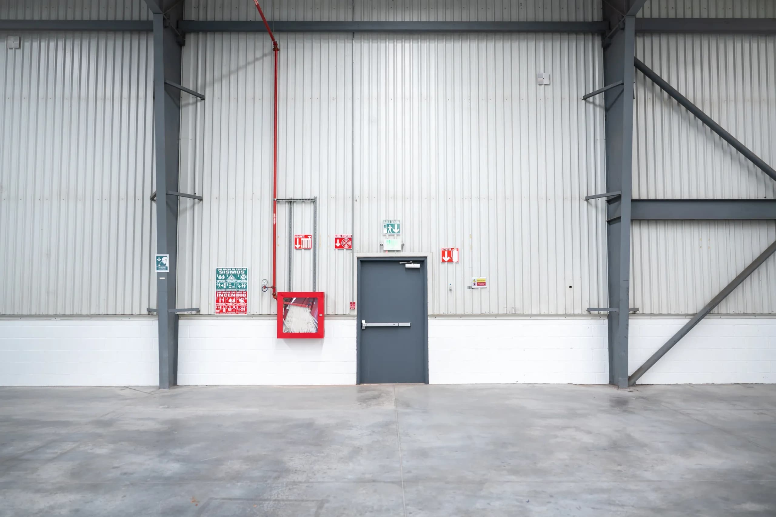 Nave Industrial de 1,971 m² / 21,216 sq.ft en Las Californias Park 3
