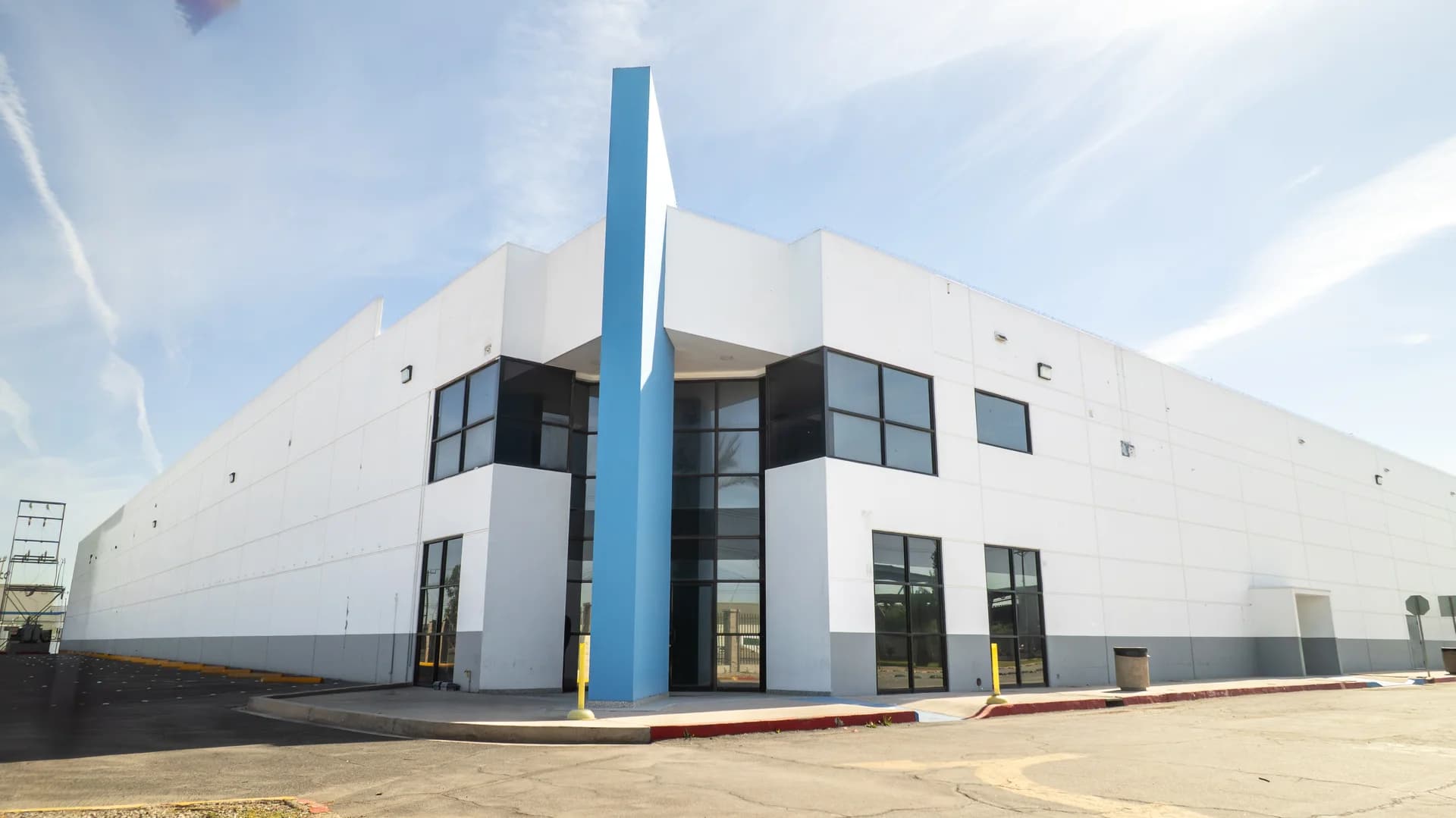Nave Industrial de 5,881 m² / 63,302 sq.ft en Las Californias Park 2