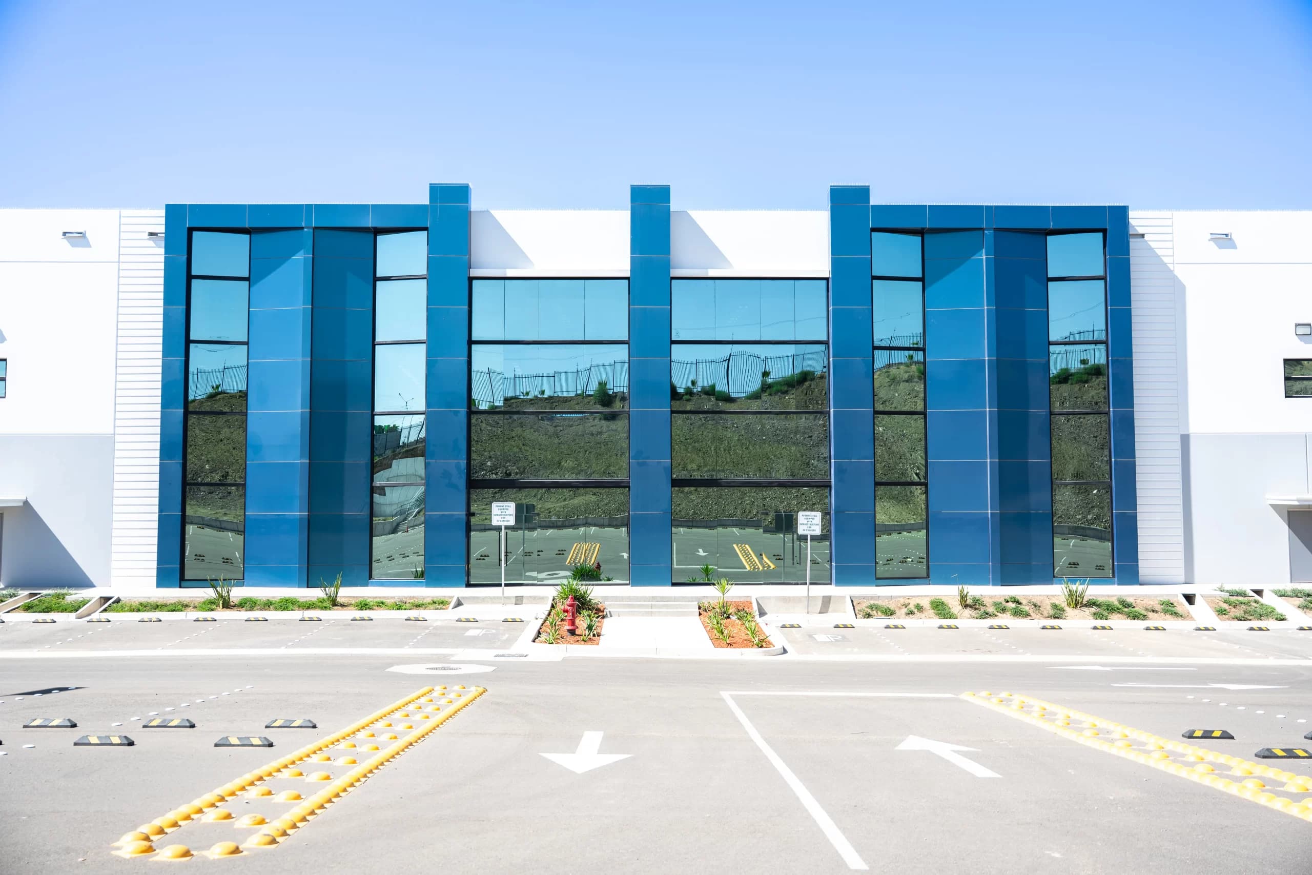 Nave Industrial de 8,640 m² / 93,000 sq.ft en Vie Verte Industrial Park 3