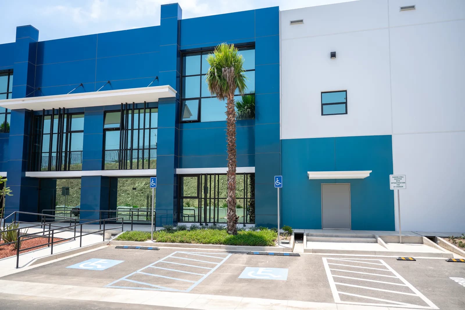 Nave Industrial de 4,358 m² / 46,909 sq.ft en Vie Verte Industrial Park 3