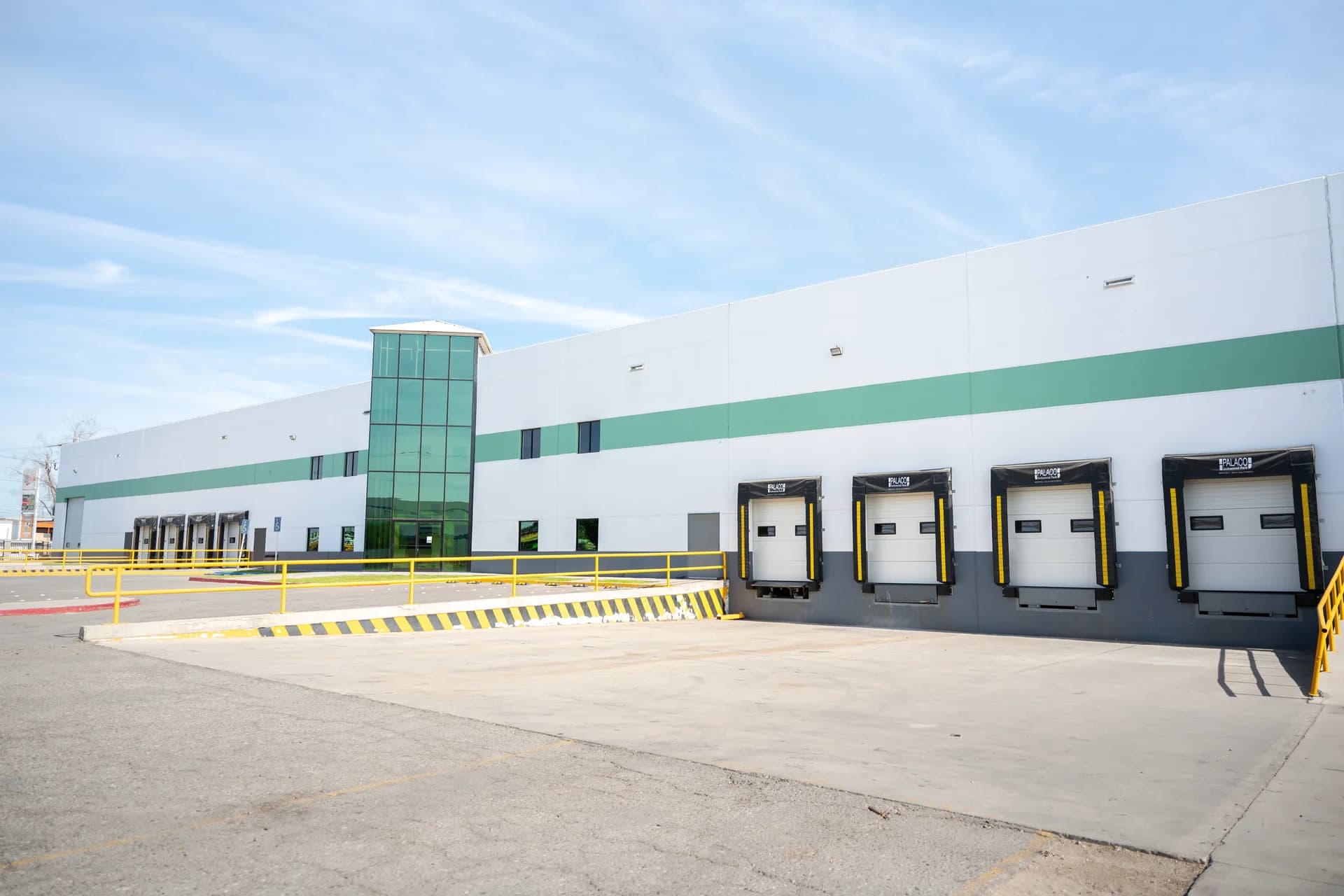 Bodega Industrial de 4,560 m² con 3 Andenes en Baja California, Mexicali Las Californias Park