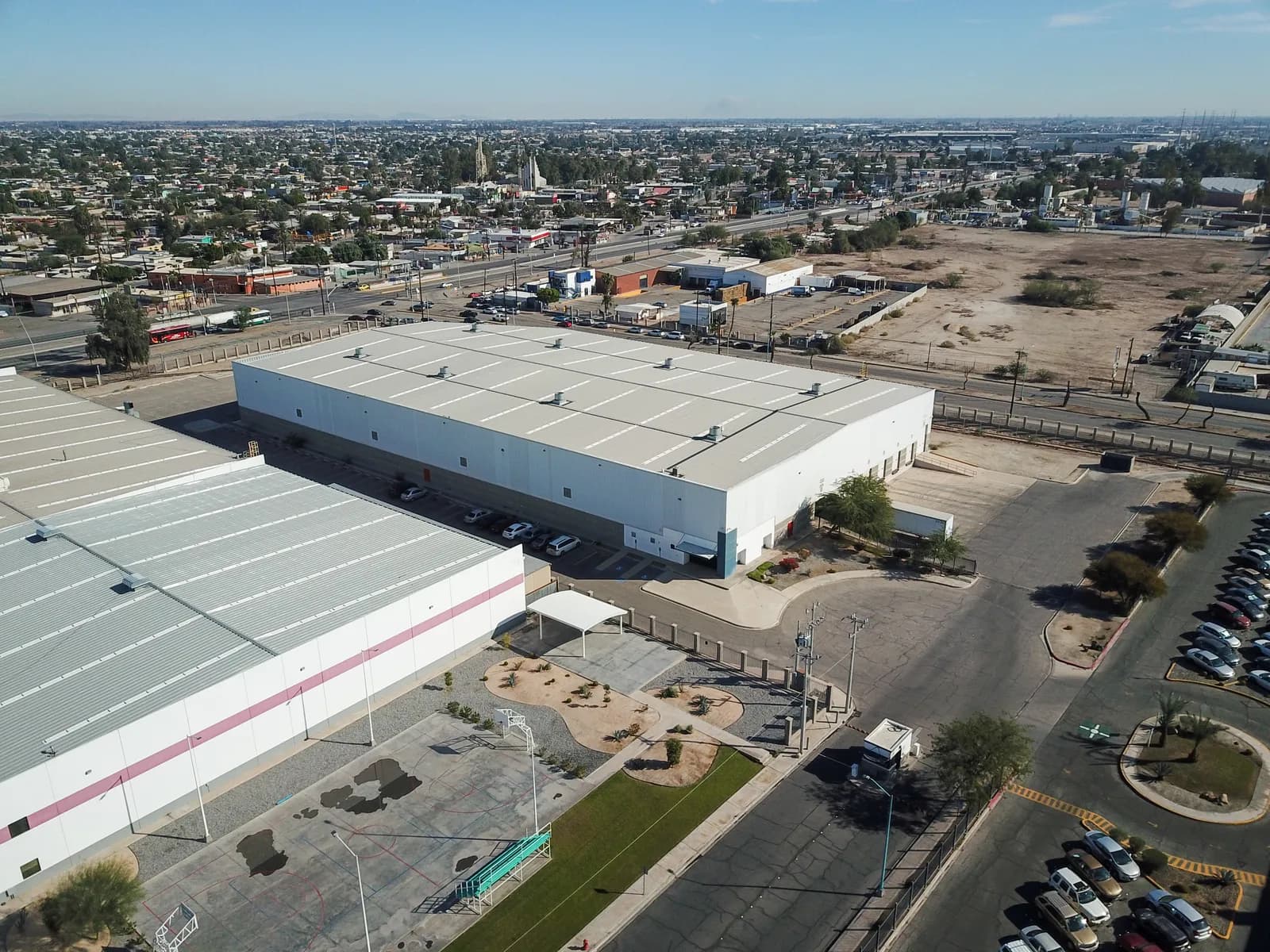Bodega Industrial de 6,060 m² con 4 Andenes en Baja California, Mexicali Las Californias Park