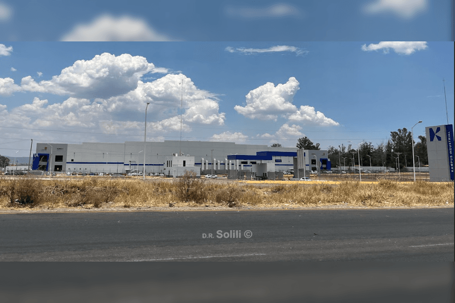 Nave Industrial de 9,359 m² en Renta - Kampus Industrial Santa Rosa Edificio I