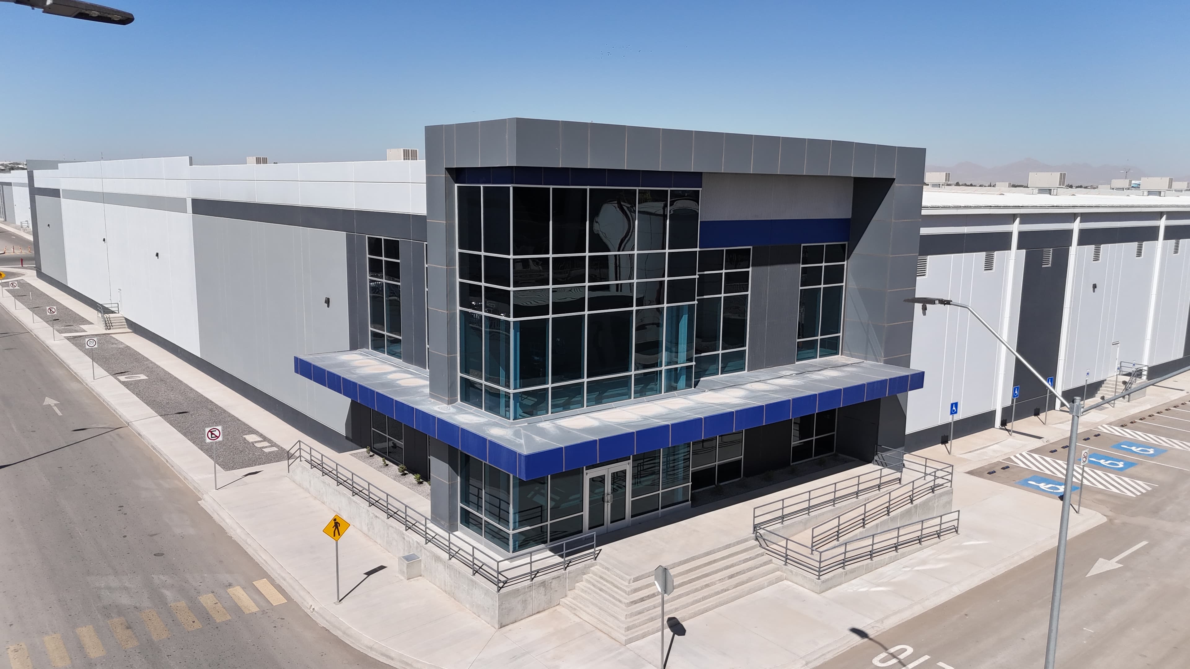 Bodega Industrial de 22,454 m² con 15 Andenes en Otros, Cd. Juárez Vesta Park Juárez Oriente 2