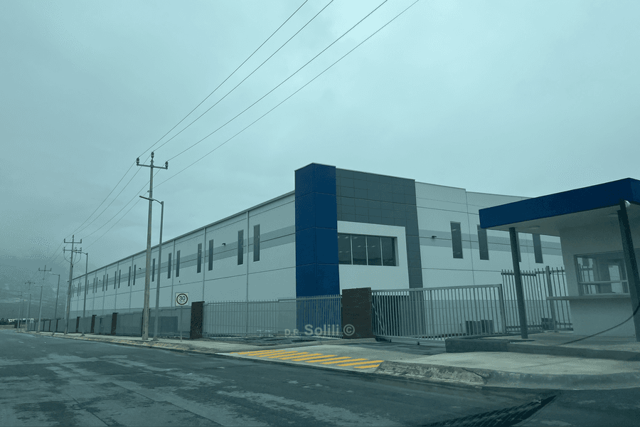Nave Industrial de 9,859 m² en Renta - VYNMSA Santa Catarina (Spec IX)