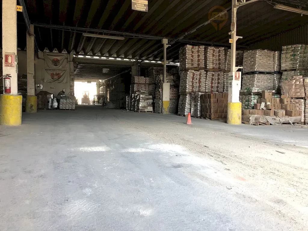 Bodega Industrial 1350m² sobre Periferco Sur - artesanos 1