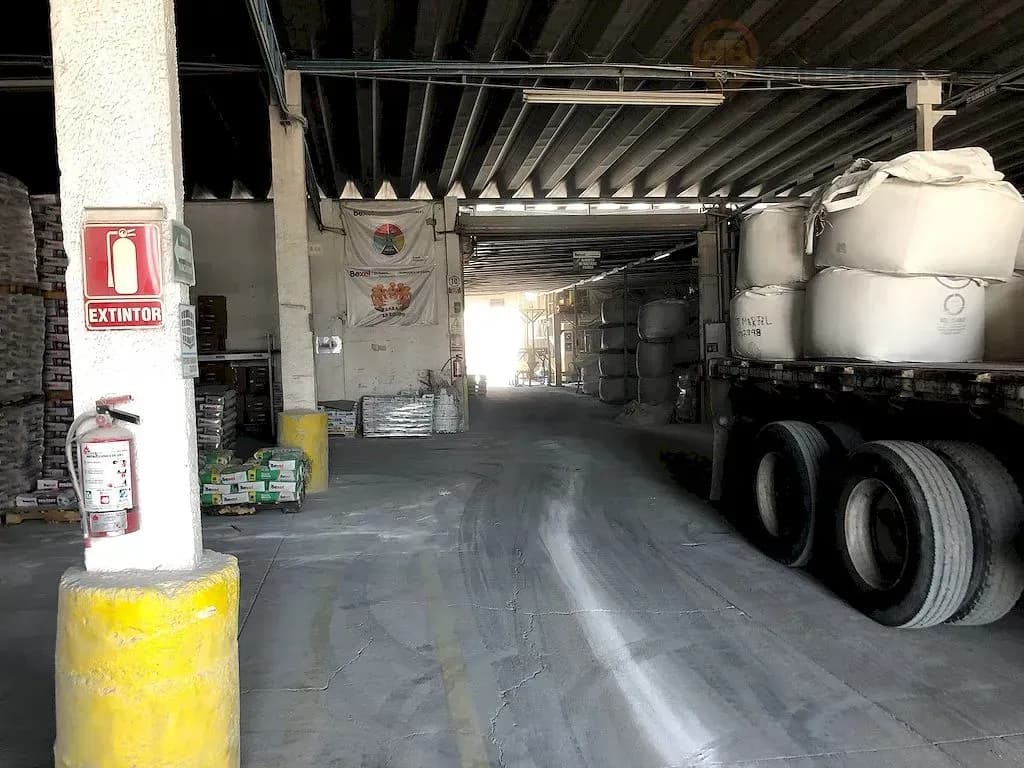 Bodega Industrial 1350m² sobre Periferco Sur - artesanos 4