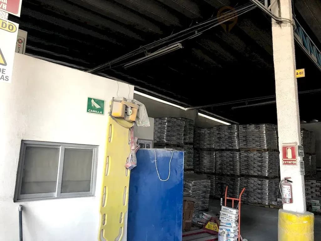 Bodega Industrial 1350m² sobre Periferco Sur - artesanos 5