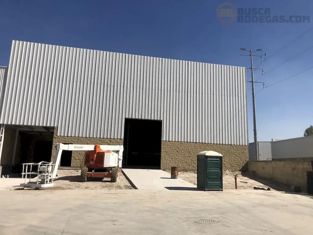 Bodega 1,100m2 En Renta GrunPark La Llave 4