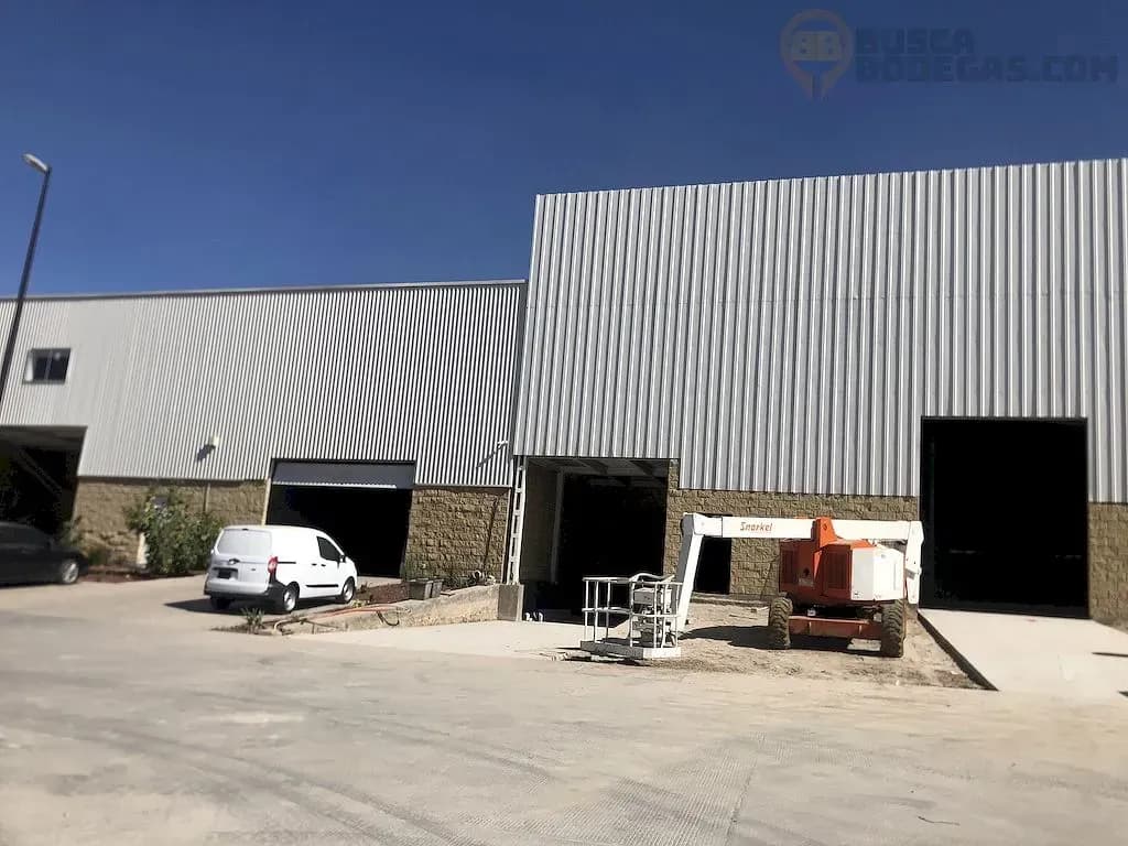 Bodega 1,100m2 En Renta GrunPark La Llave 5