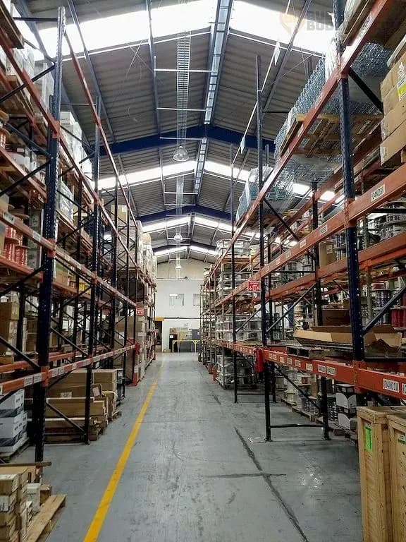 Bodega 1,182m2 en Renta - Dentro de parque en Av. López Mateos y Periferico, Zapopan 1