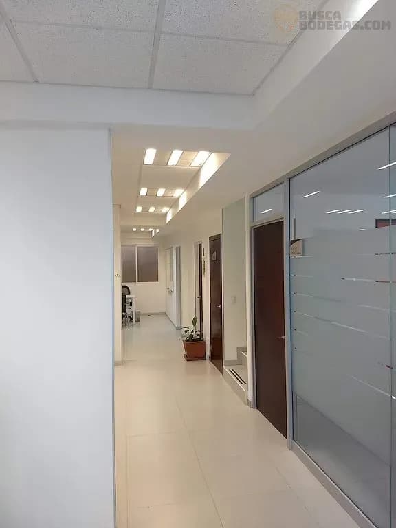 Bodega 1,182m2 en Renta - Dentro de parque en Av. López Mateos y Periferico, Zapopan 2
