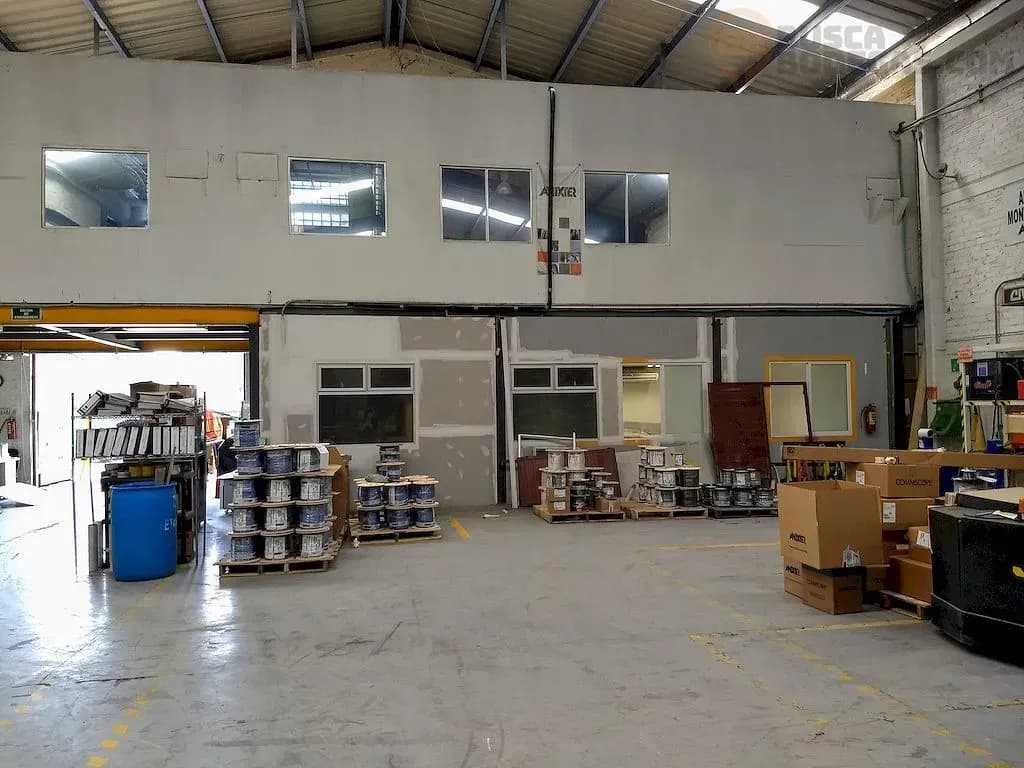 Bodega 1,182m2 en Renta - Dentro de parque en Av. López Mateos y Periferico, Zapopan 4
