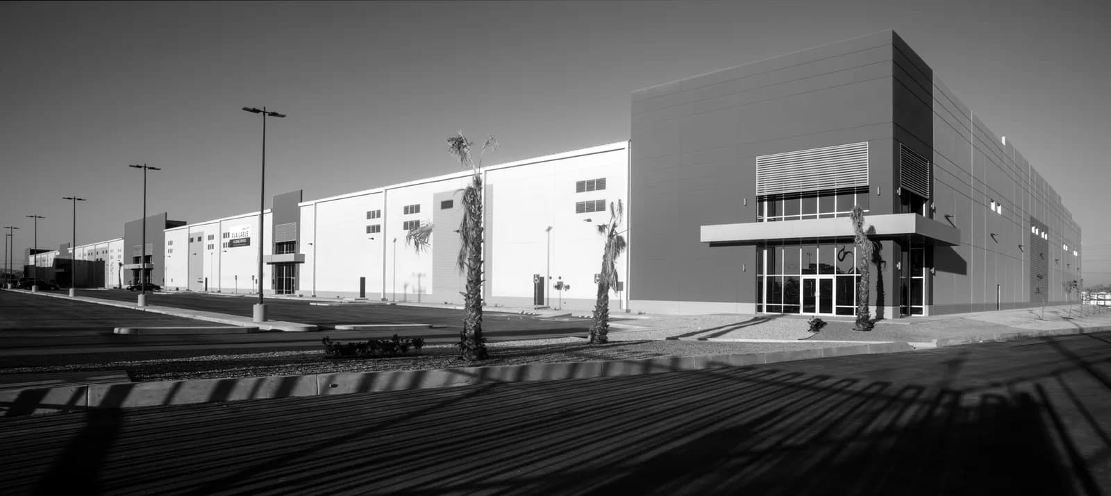 Nave Industrial de 13,206 m² / 142,148 sq.ft en Park Juárez Sur 1