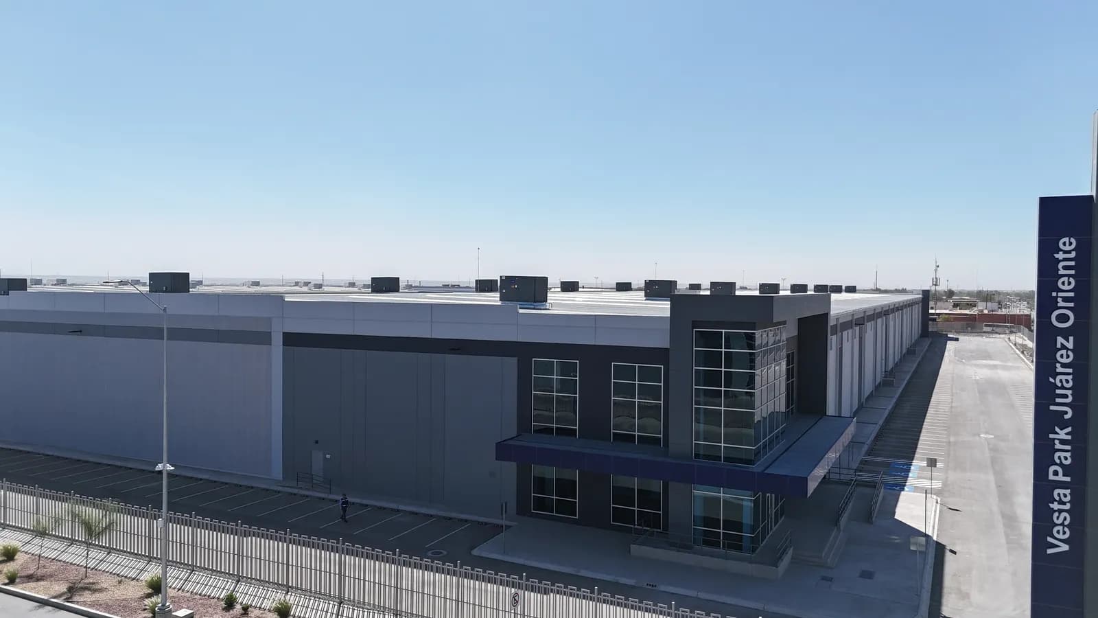 Nave Industrial de 22,454 m² / 241,693 sq.ft en Park Juárez Oriente 3