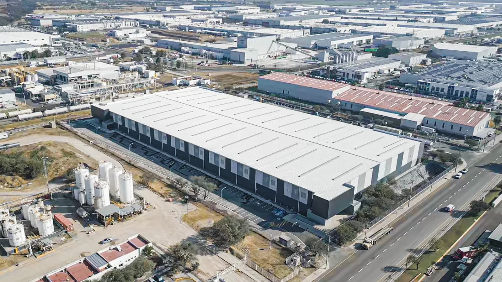 Nave Industrial de 17,371 m² / 186,980 sq.ft en Parque Industrial Querétaro